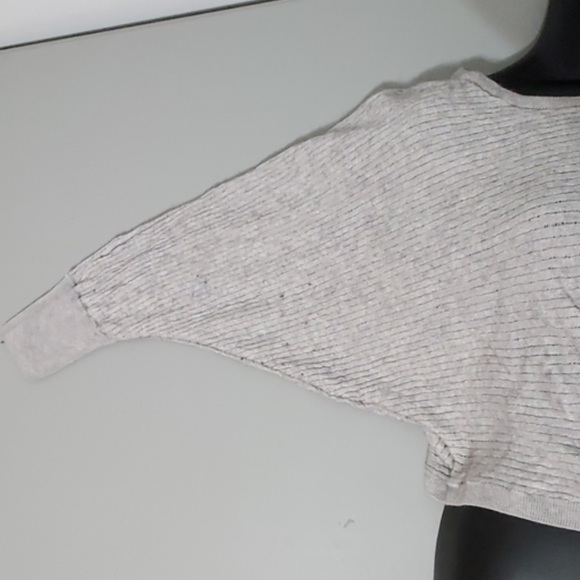 Decjuba Grey Batwing Long Sleeved Top - Picture 4 of 6